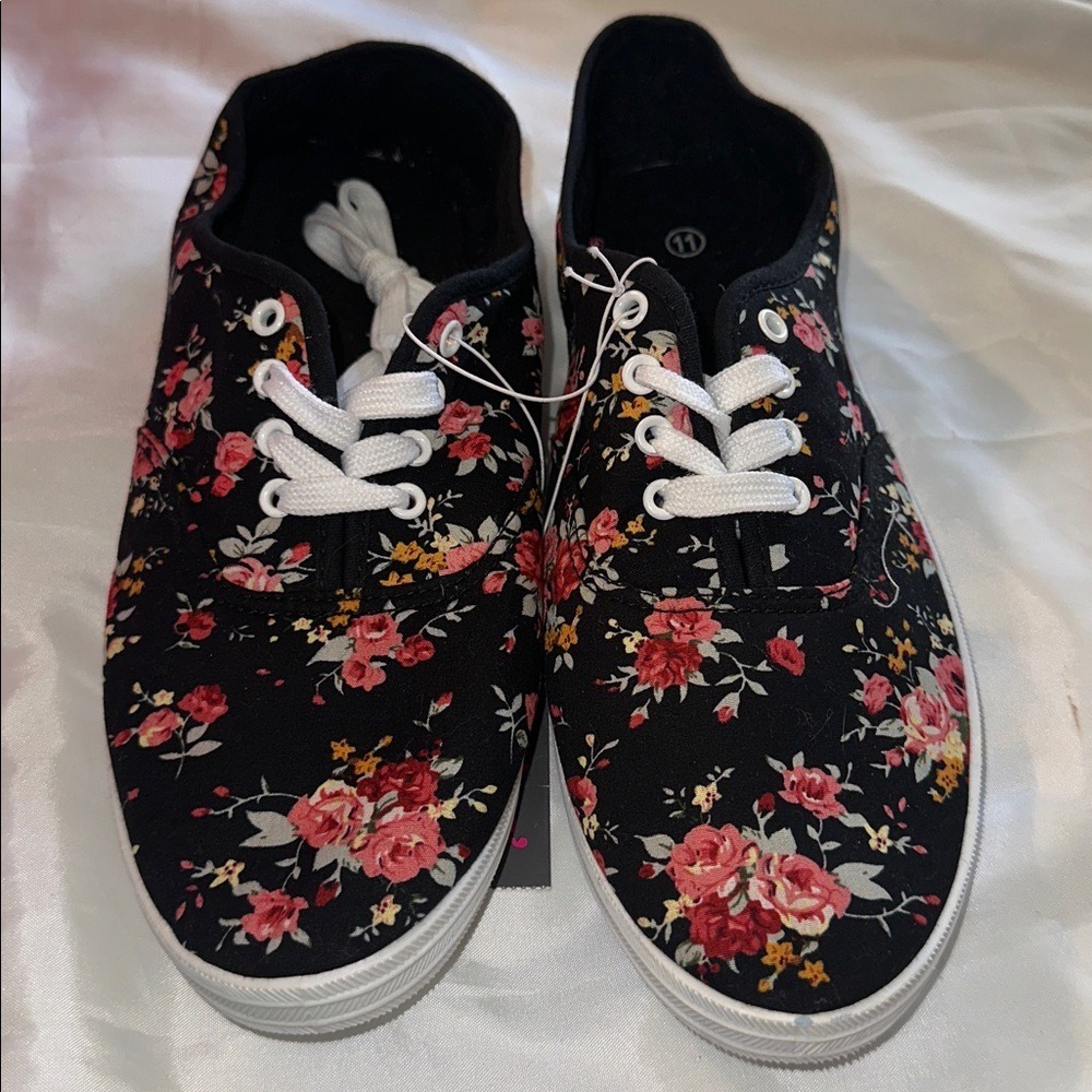 Floral Canvas Low Top Sneakers Black Rose Print Lace Up Shoes Size 11 23670601